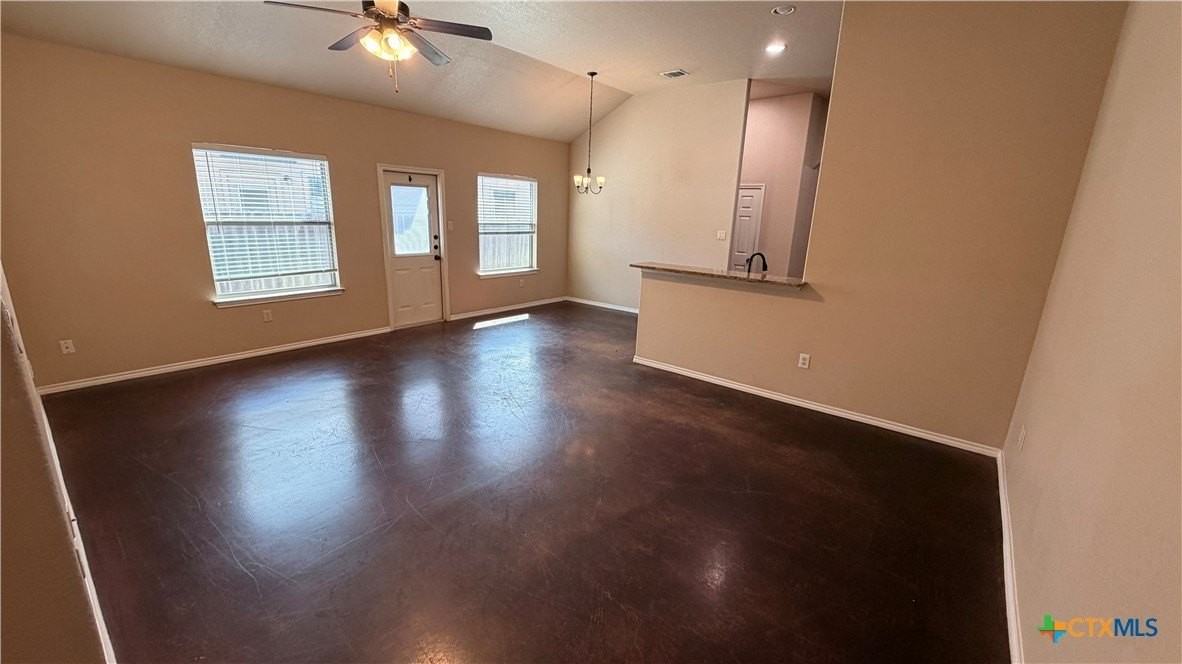 708 Saengerhalle Rd - Photo 2 of 30