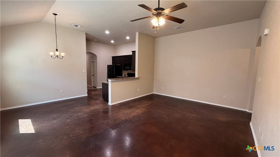 708 Saengerhalle Rd - Photo 3 of 30