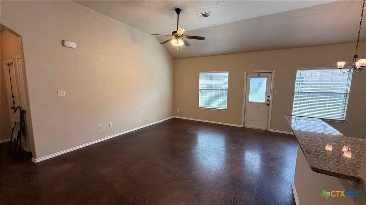708 Saengerhalle Rd - Photo 5 of 30