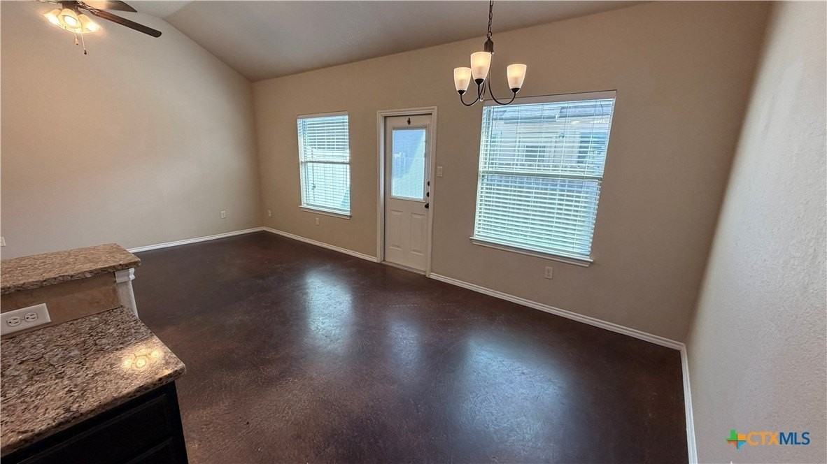 708 Saengerhalle Rd - Photo 6 of 30