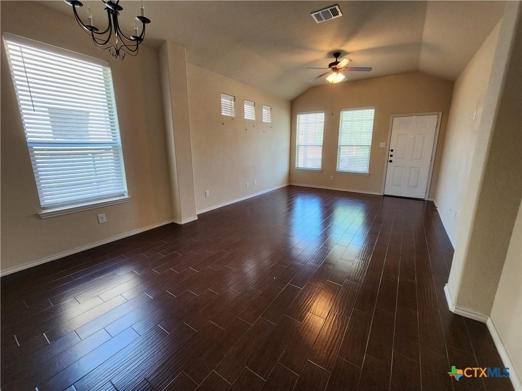 538 Creekside Cir - Photo 3 of 29