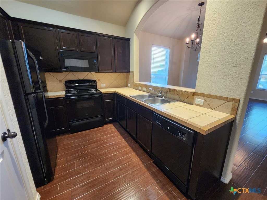 538 Creekside Cir - Photo 6 of 29