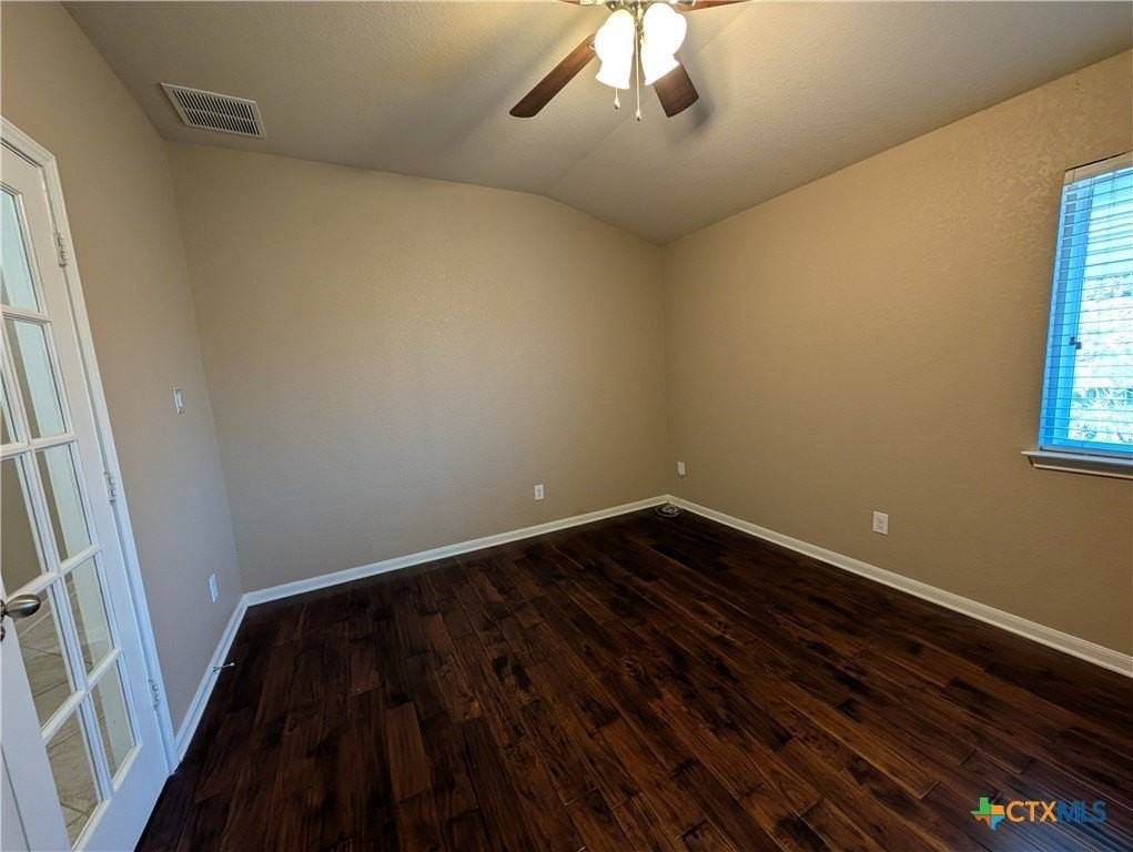 1337 Lauren St - Photo 6 of 41