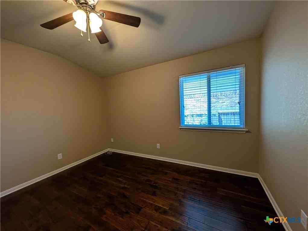 1337 Lauren St - Photo 7 of 41