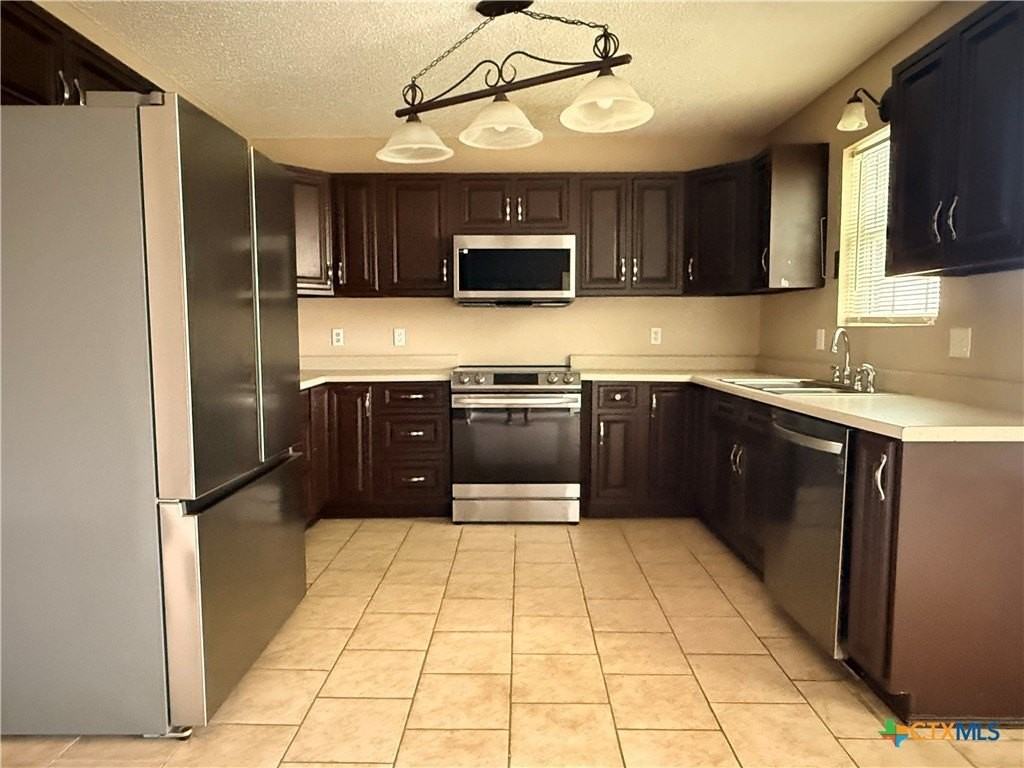 303 Carly Dr - Photo 2 of 7