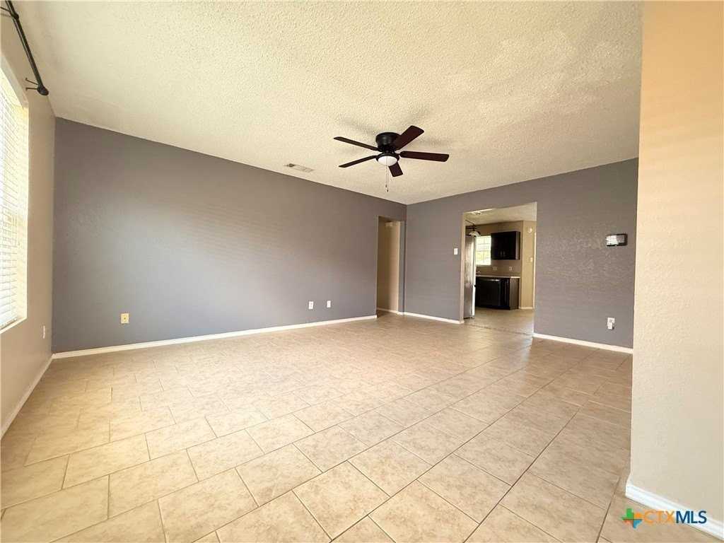 303 Carly Dr - Photo 4 of 7