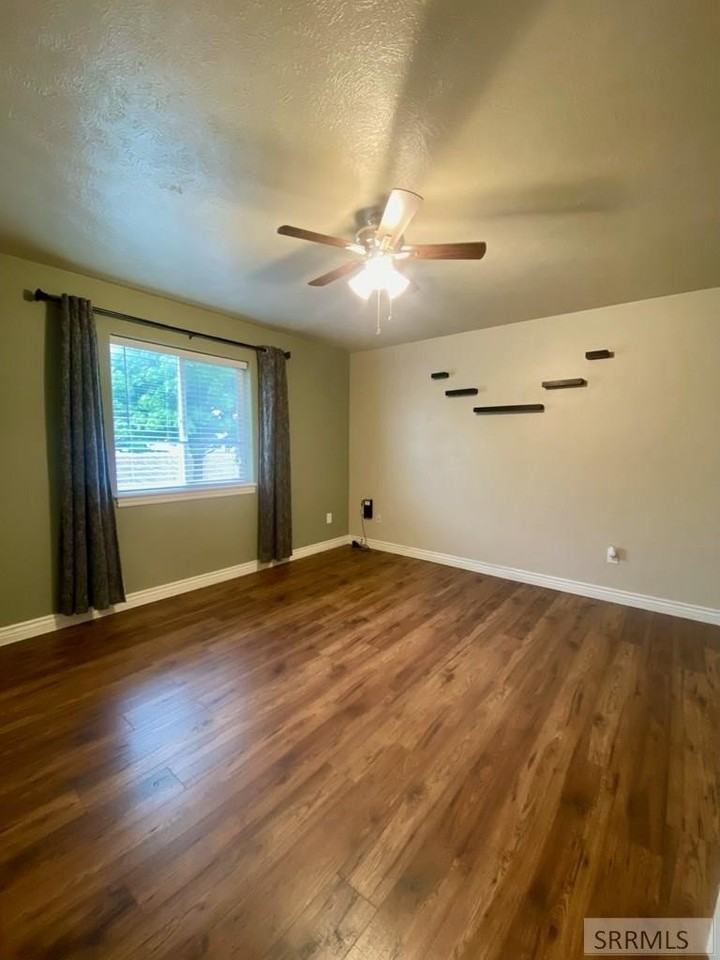 1146 Curlew Dr - Photo 5 of 11
