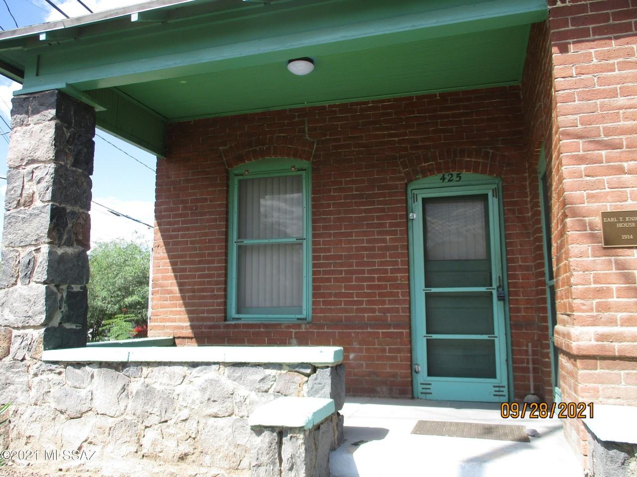 425 E 8th St - Photo 2 of 16