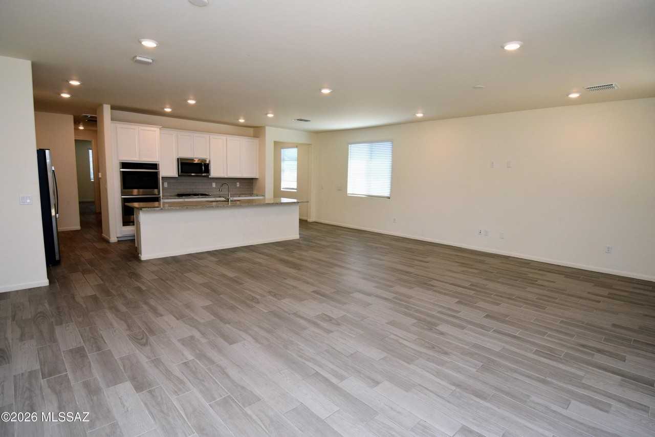 12115 N Candywine Dr - Photo 3 of 42