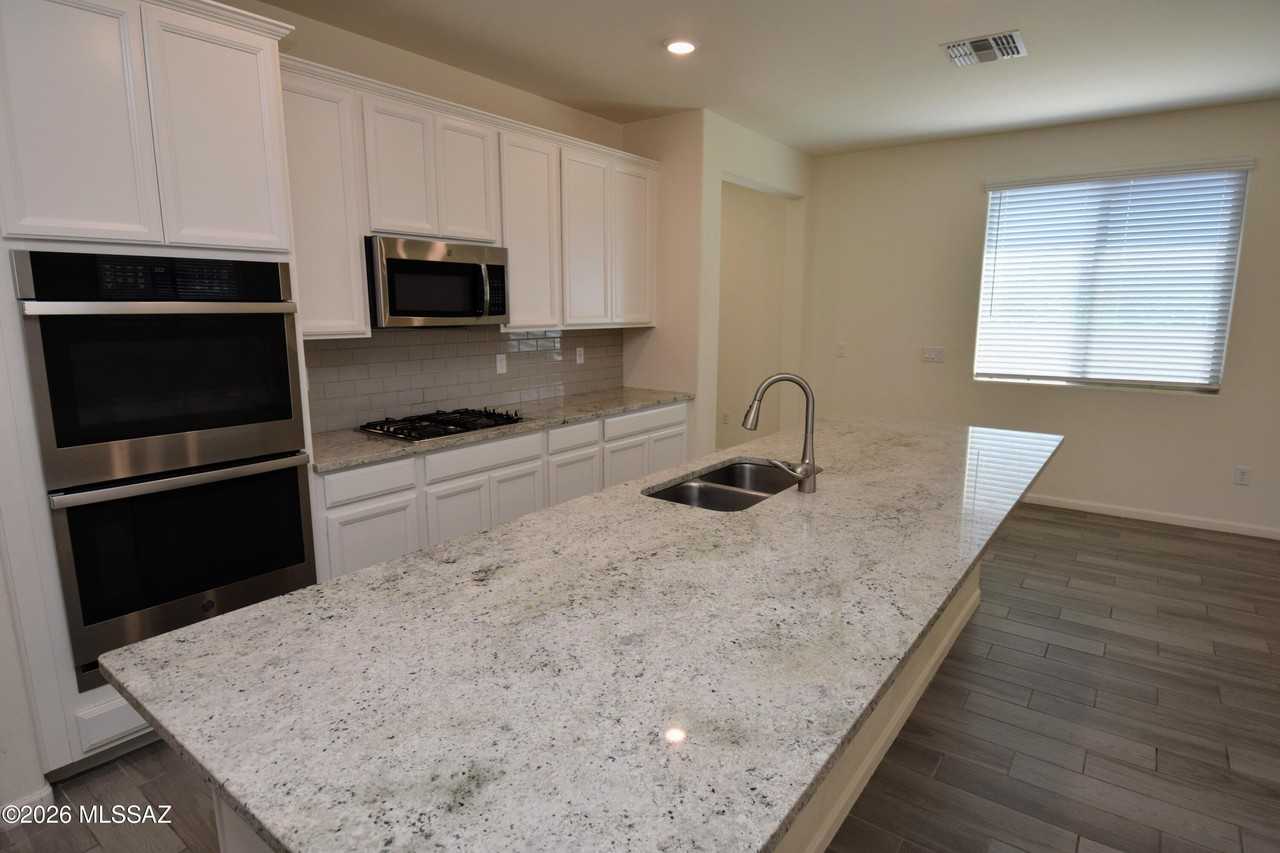 12115 N Candywine Dr - Photo 5 of 42