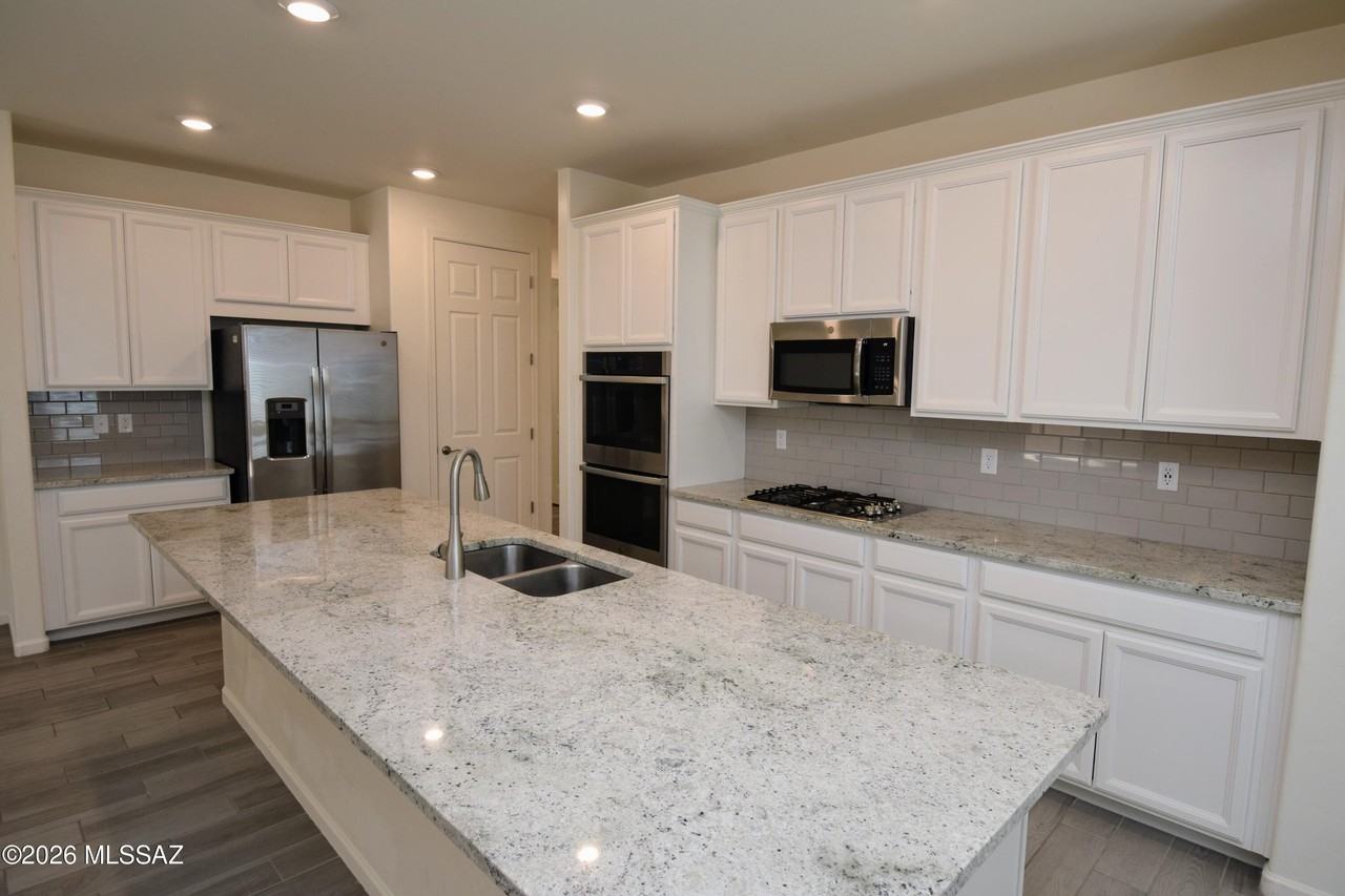 12115 N Candywine Dr - Photo 6 of 42