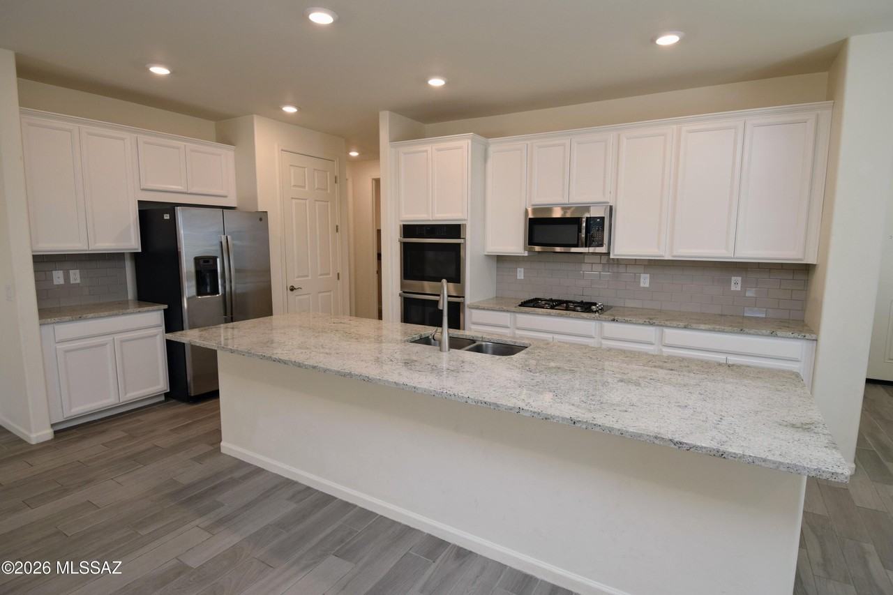 12115 N Candywine Dr - Photo 7 of 42