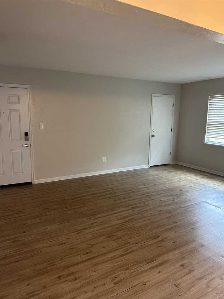 520 E Call St #3 - Photo 2 of 9
