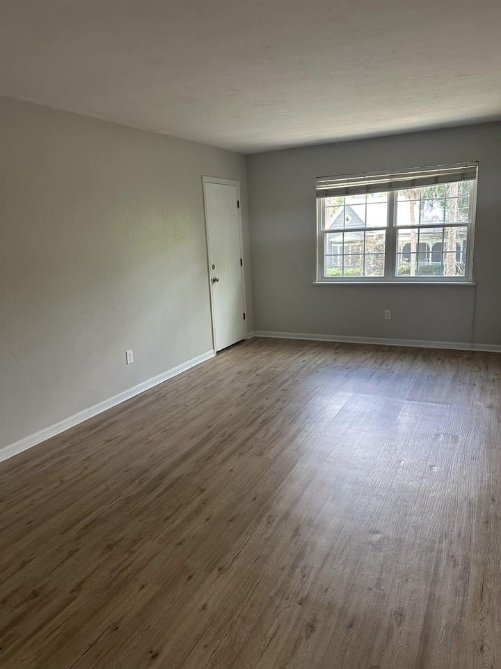 520 E Call St #3 - Photo 3 of 9