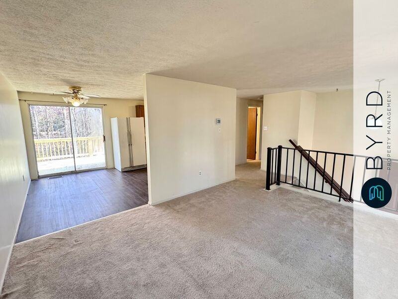 2411 Carriage Creek Rd - Photo 2 of 19