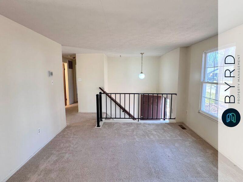 2411 Carriage Creek Rd - Photo 3 of 19