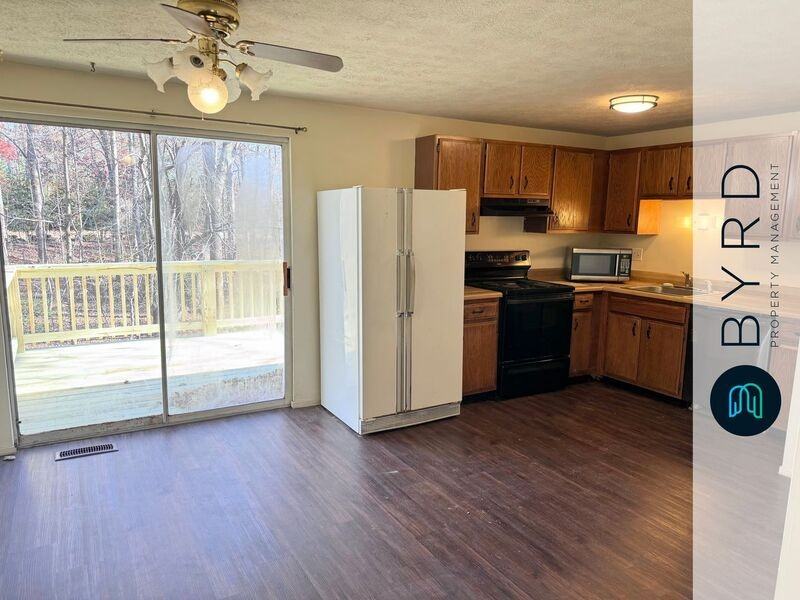 2411 Carriage Creek Rd - Photo 6 of 19