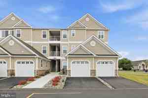featured image of 5002 E Pebble Ln #E