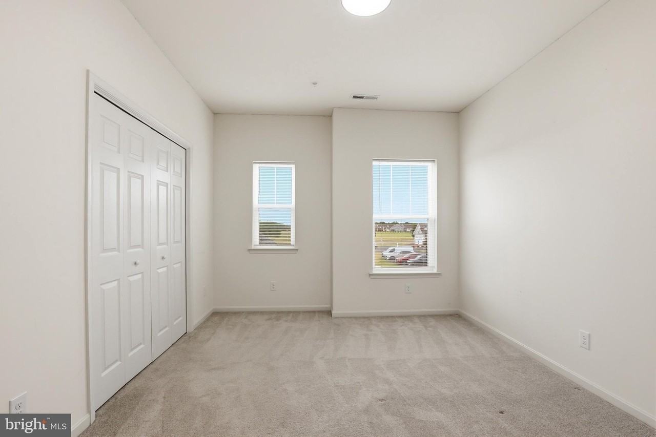 5002 E Pebble Ln #E - Photo 6 of 18