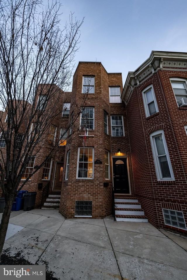 1119 Race St - Photo 2 of 32