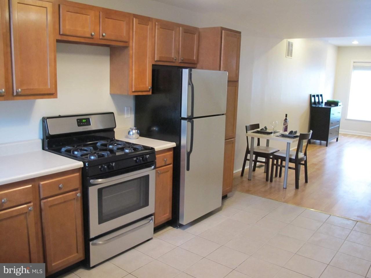 136 N Curley St - Photo 4 of 16