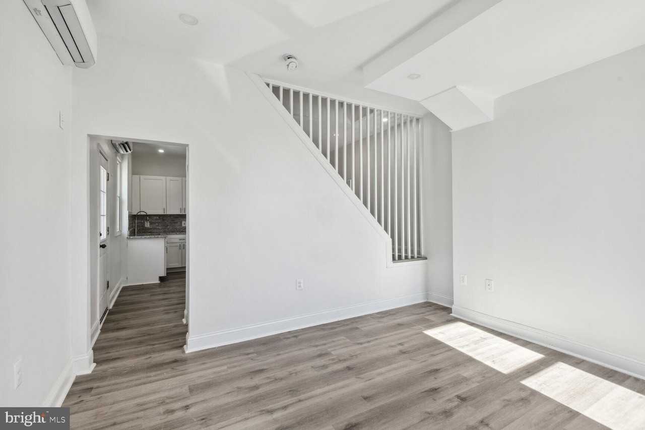 502 S Haven St - Photo 2 of 13