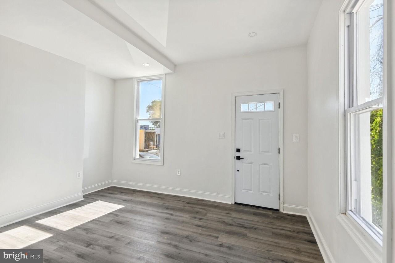 502 S Haven St - Photo 3 of 13