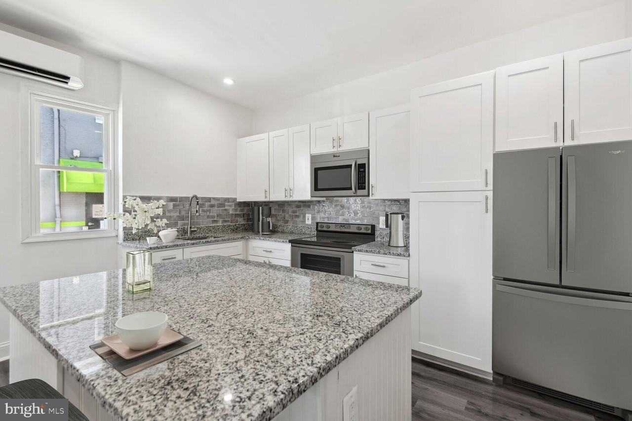 502 S Haven St - Photo 4 of 13