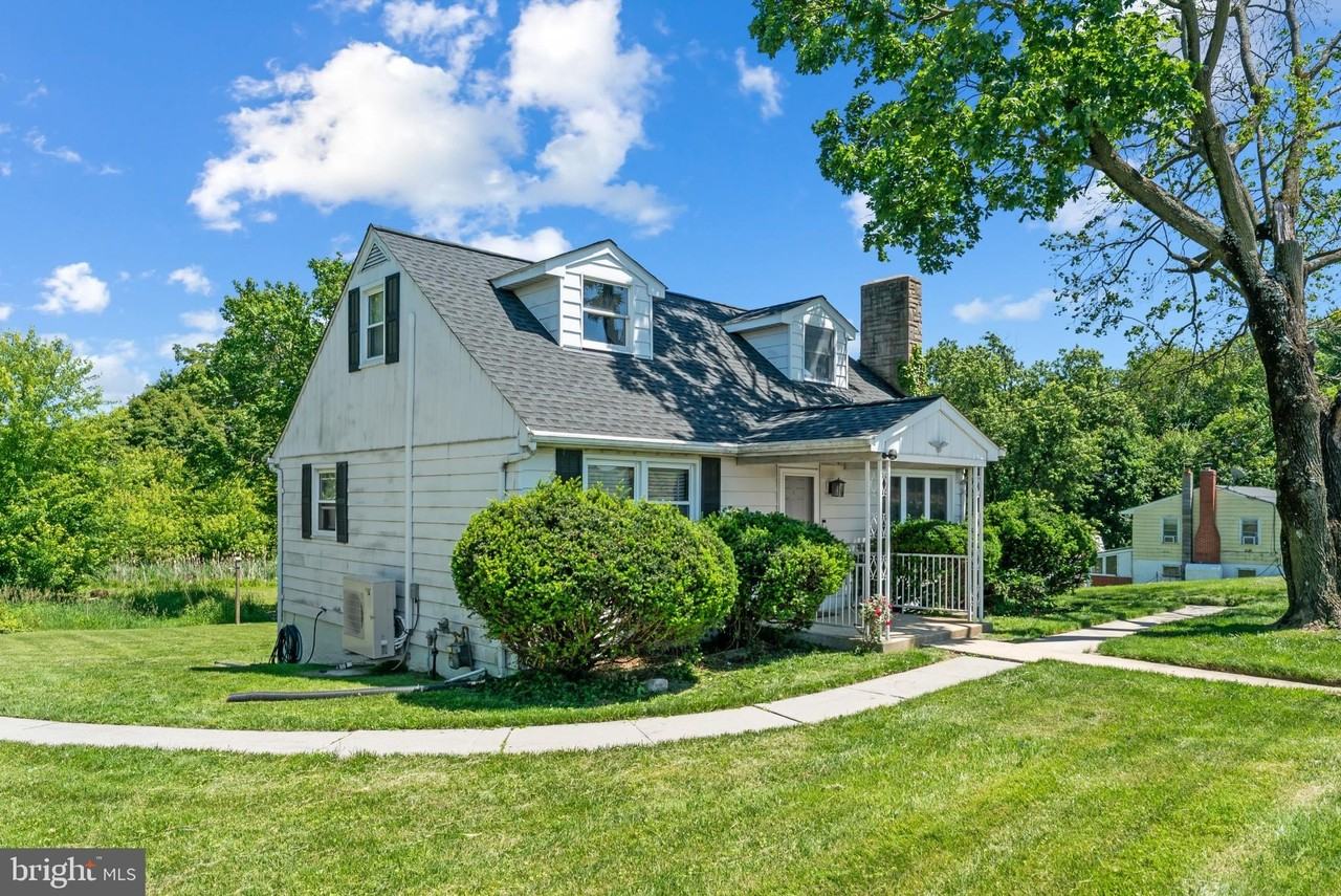15605 Hanover Pike - Photo 3 of 24