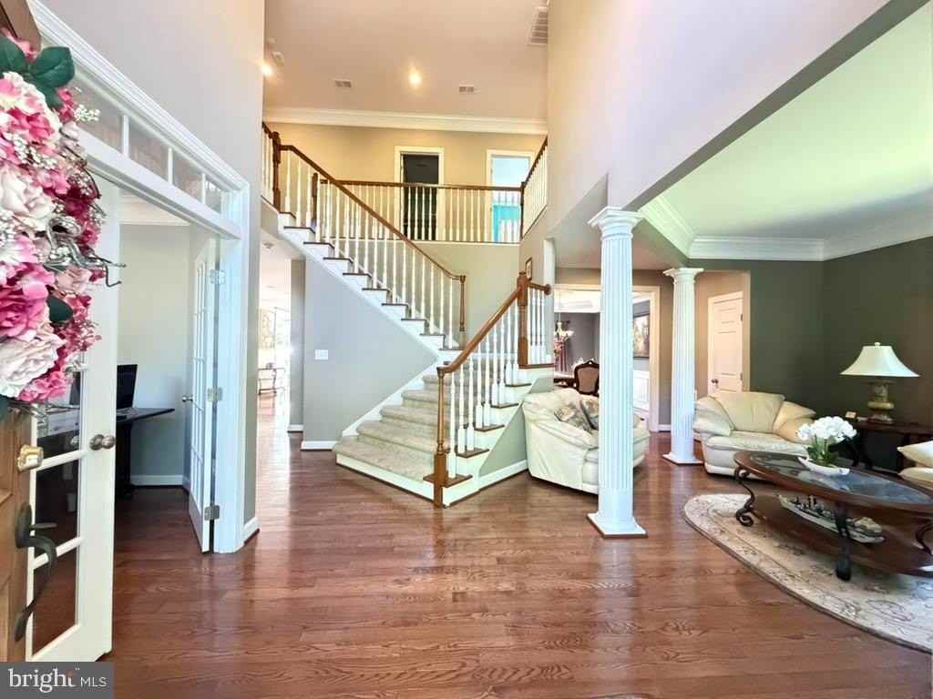 9804 Anvil Ct - Photo 3 of 21