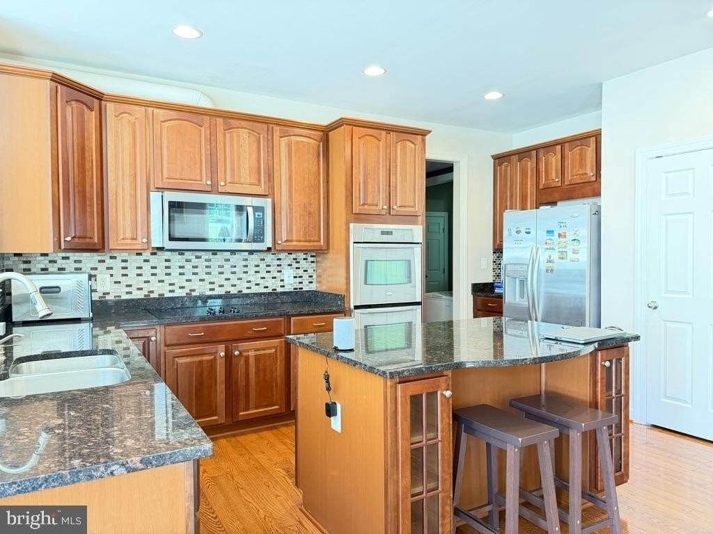 9804 Anvil Ct - Photo 6 of 21