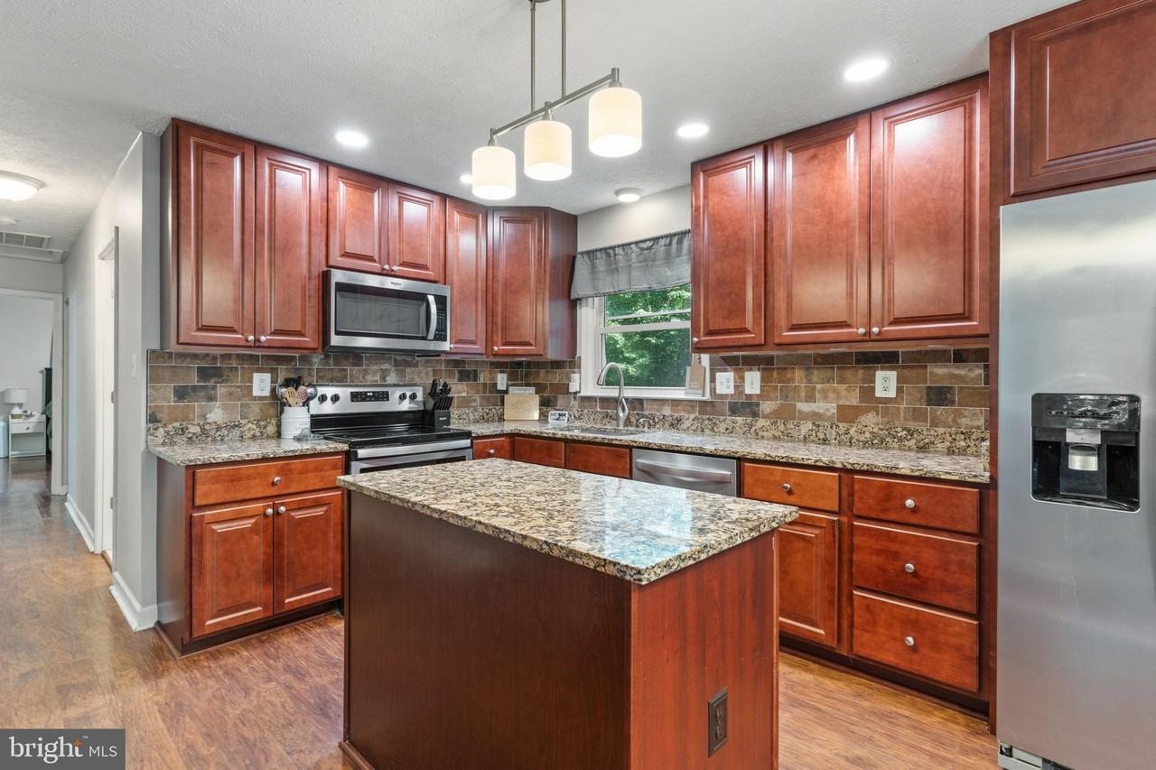 9796 Sylvan Turn - Photo 5 of 32