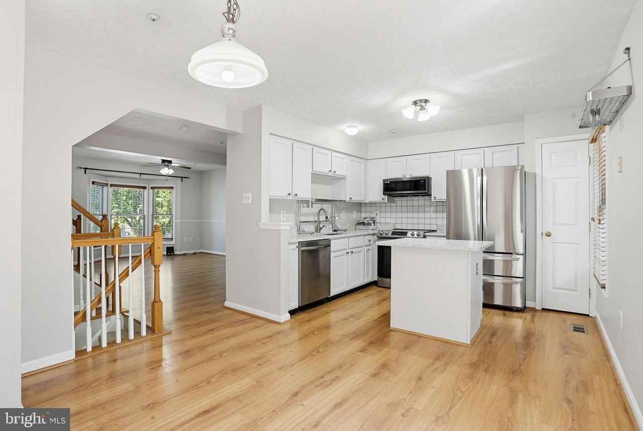 8000 Brightlight Pl - Photo 4 of 39