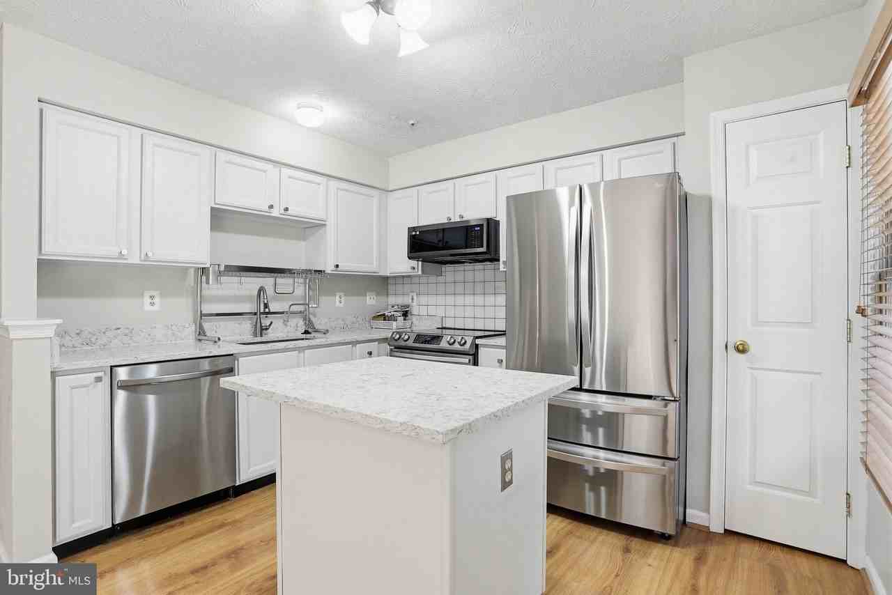 8000 Brightlight Pl - Photo 6 of 39