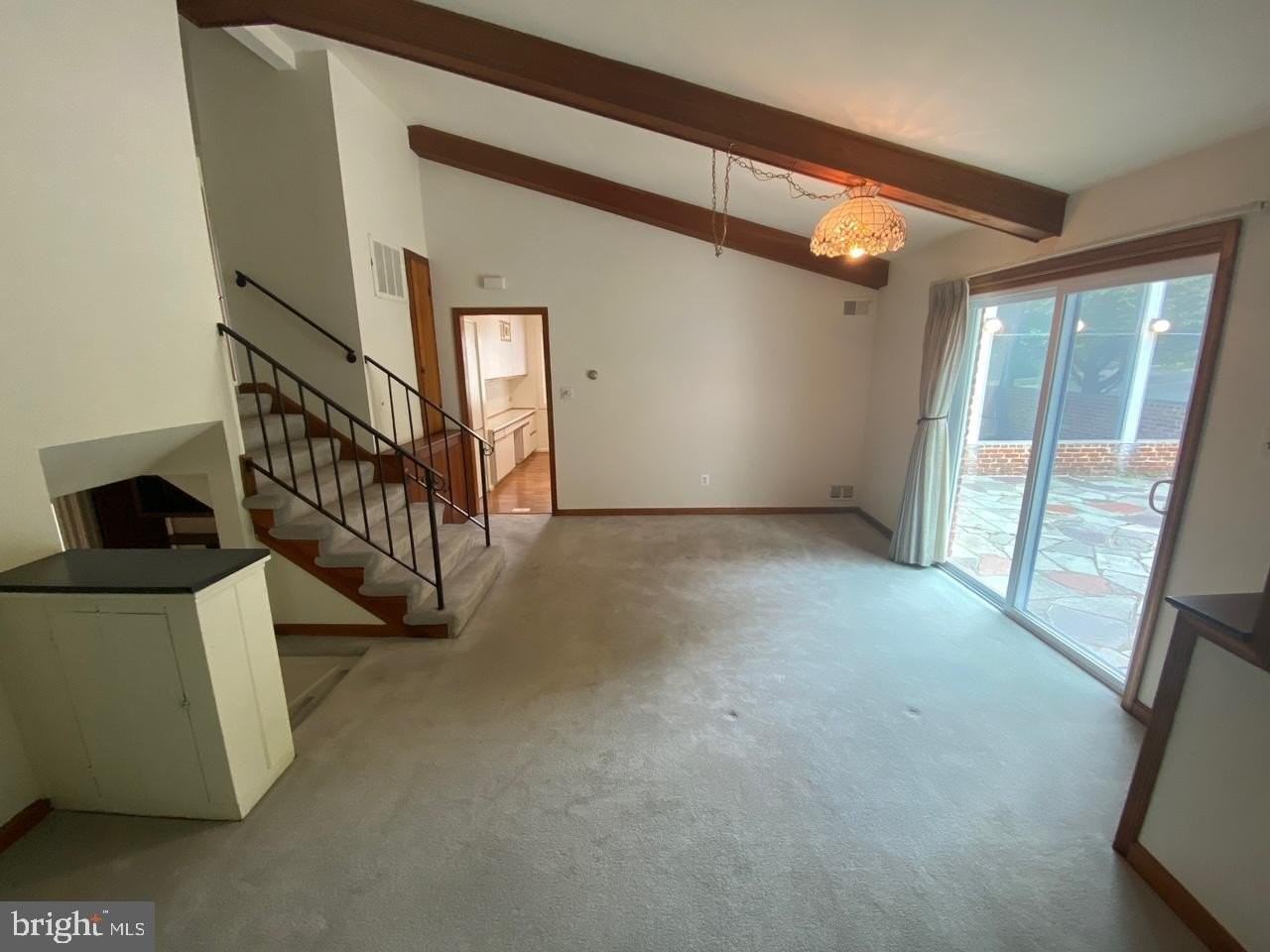 6411 E Halbert Rd - Photo 4 of 20