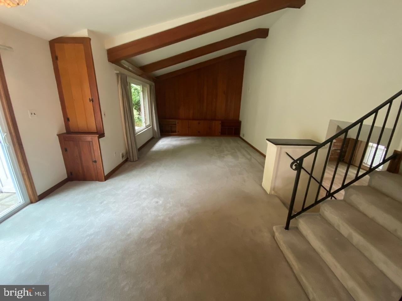 6411 E Halbert Rd - Photo 5 of 20
