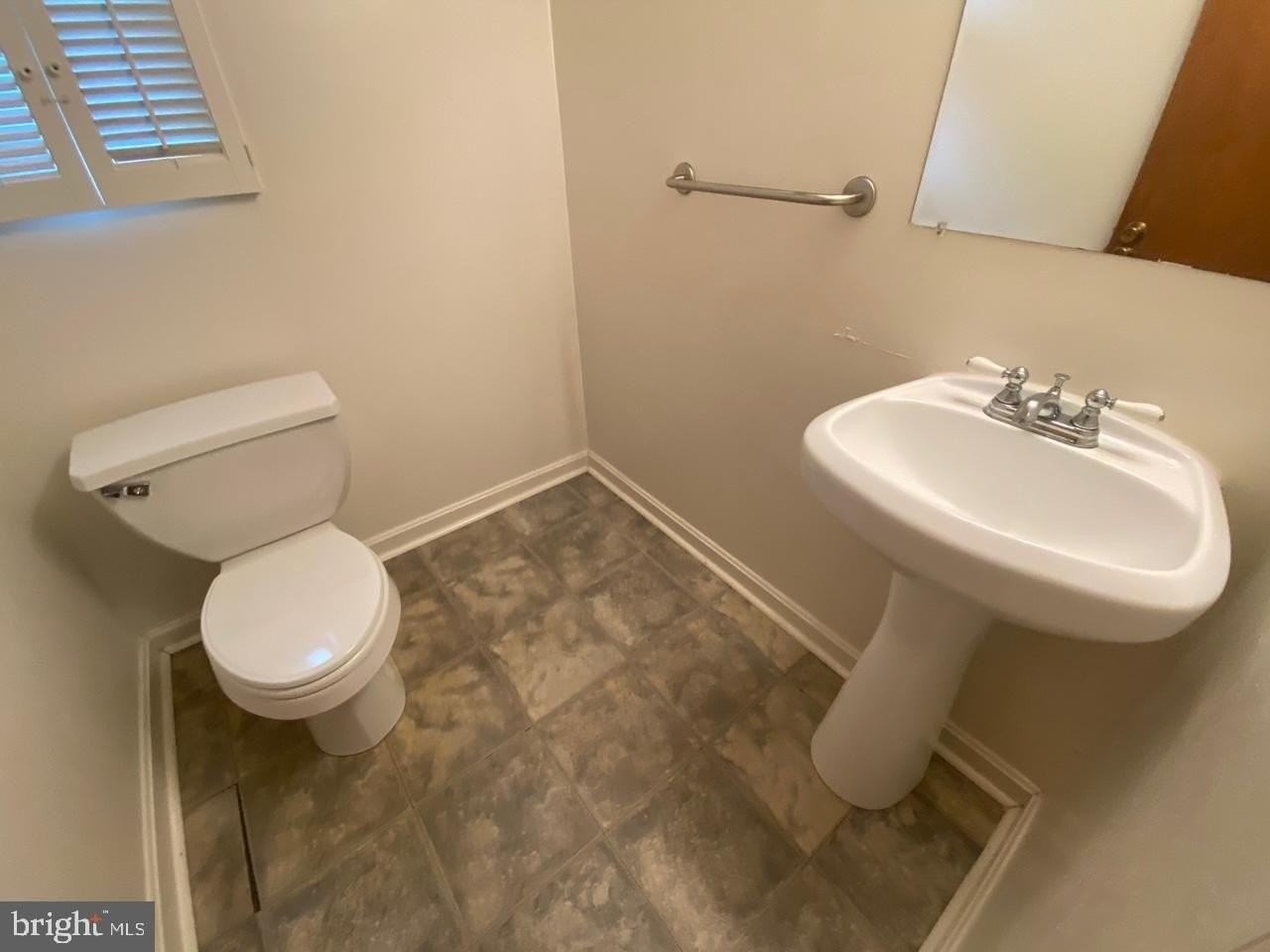 6411 E Halbert Rd - Photo 6 of 20