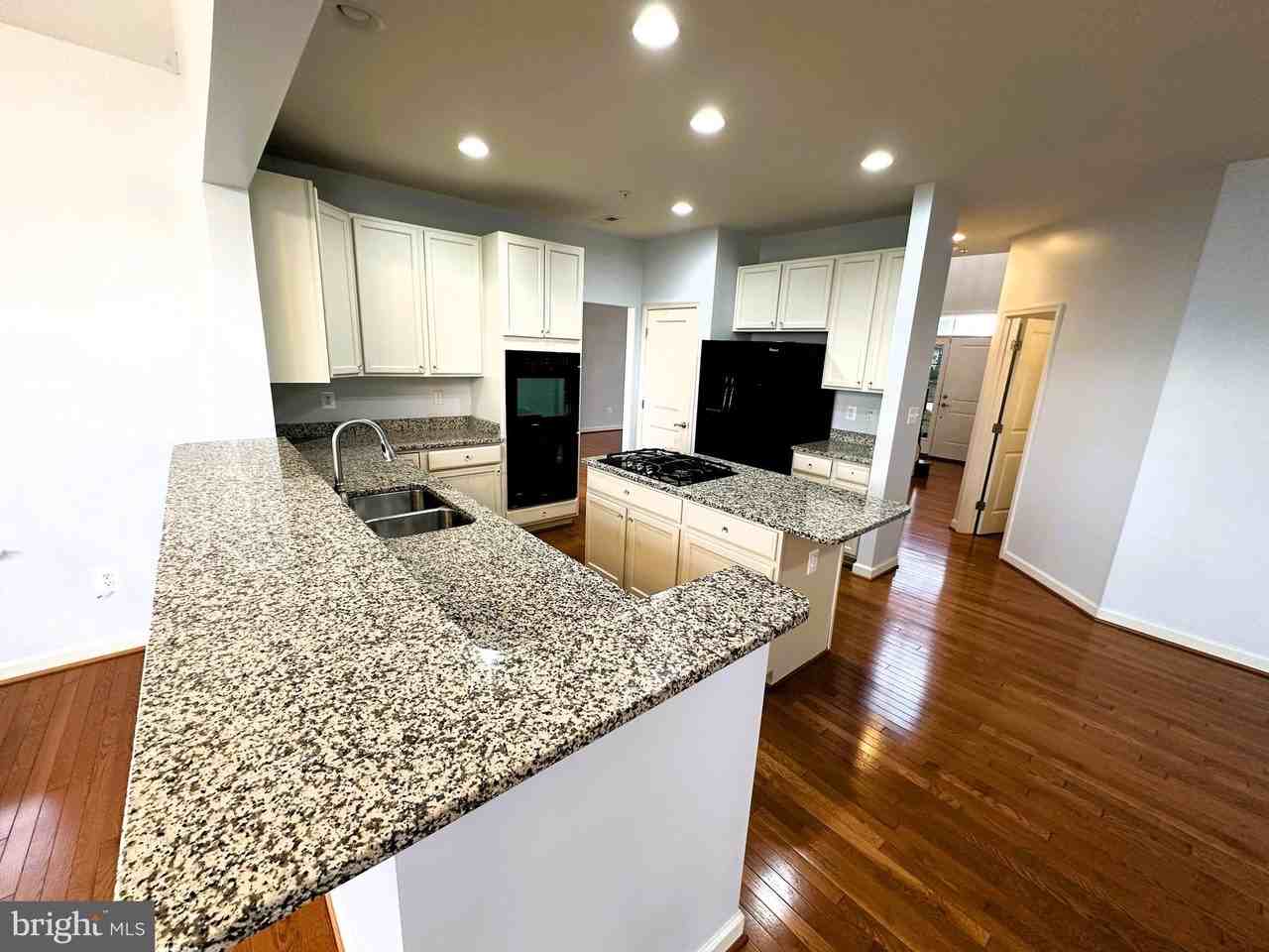 7045 Sand Cherry Way - Photo 7 of 45