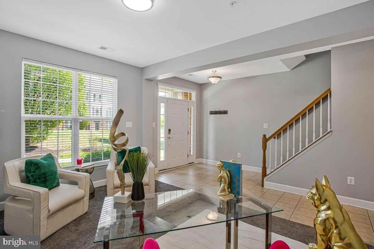 505 Jurgensen Pl - Photo 6 of 30