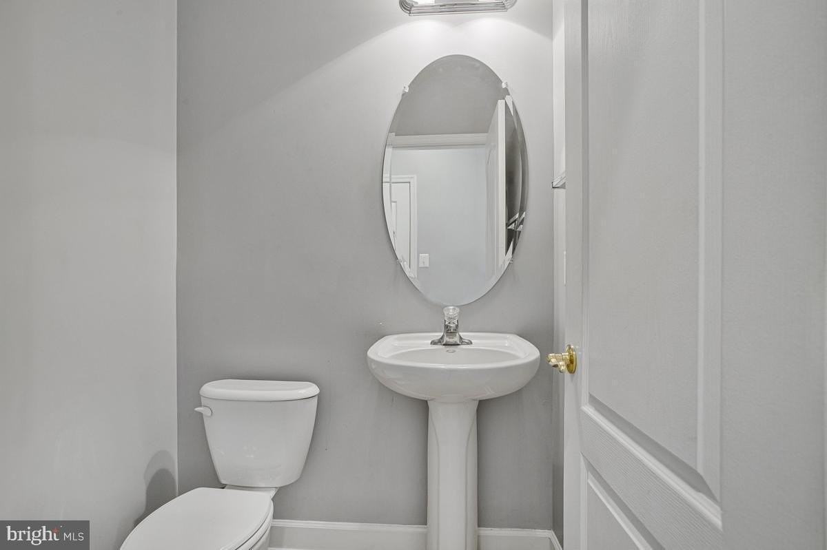 505 Jurgensen Pl - Photo 7 of 30