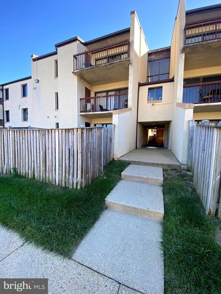 10123 Prince Pl #103-10A - Photo 3 of 19