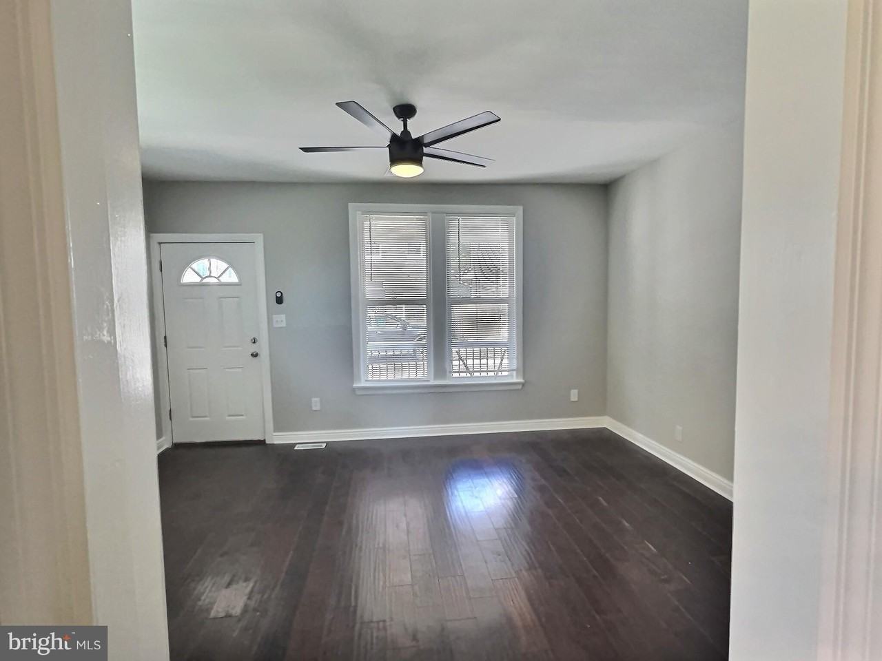 322 N Cannon Ave - Photo 2 of 24
