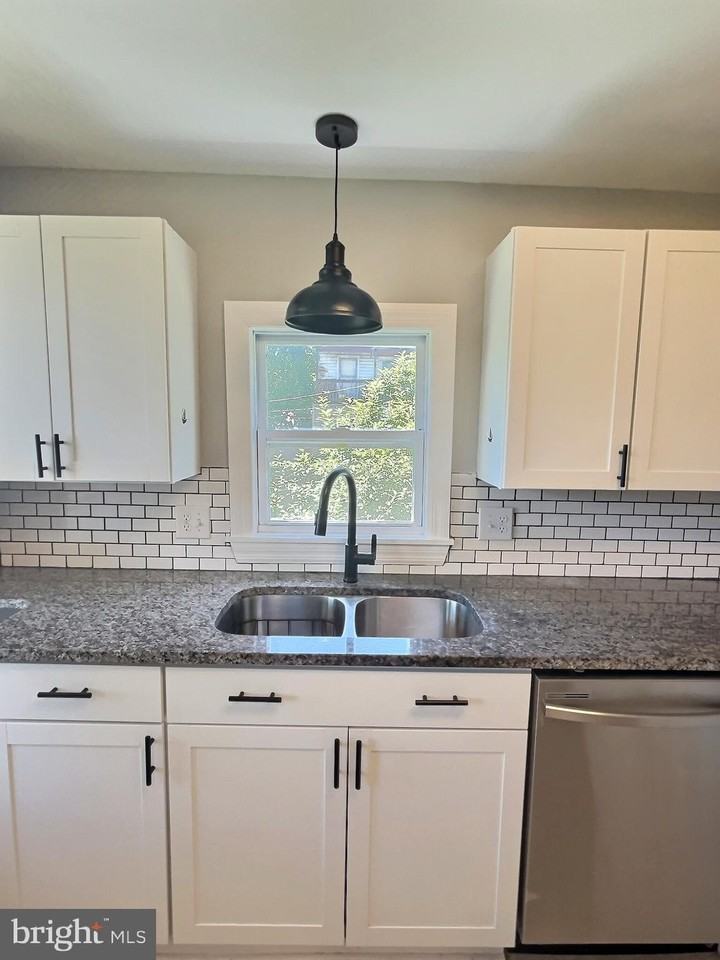 322 N Cannon Ave - Photo 7 of 24