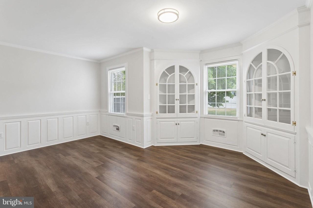 127 Bell Ave - Photo 5 of 30