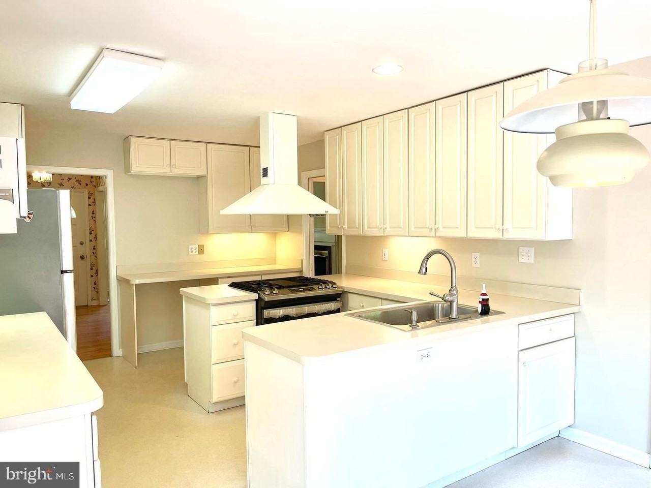 33 Monroe Ln - Photo 6 of 28