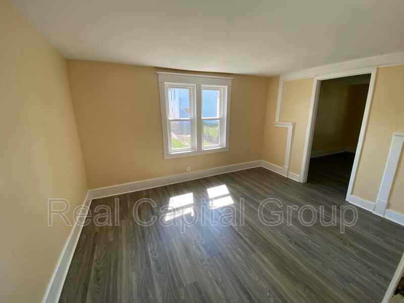 125 Edison Ave - Photo 7 of 16