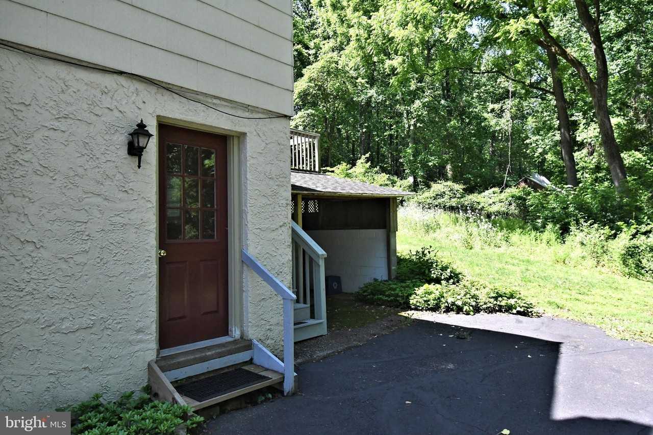 265 Windy Bush Rd - Photo 3 of 24