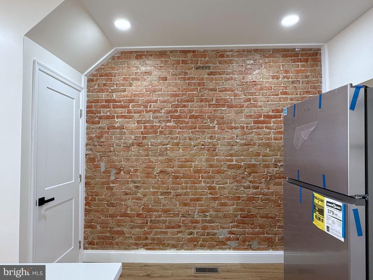 2762 Martha St - Photo 6 of 33