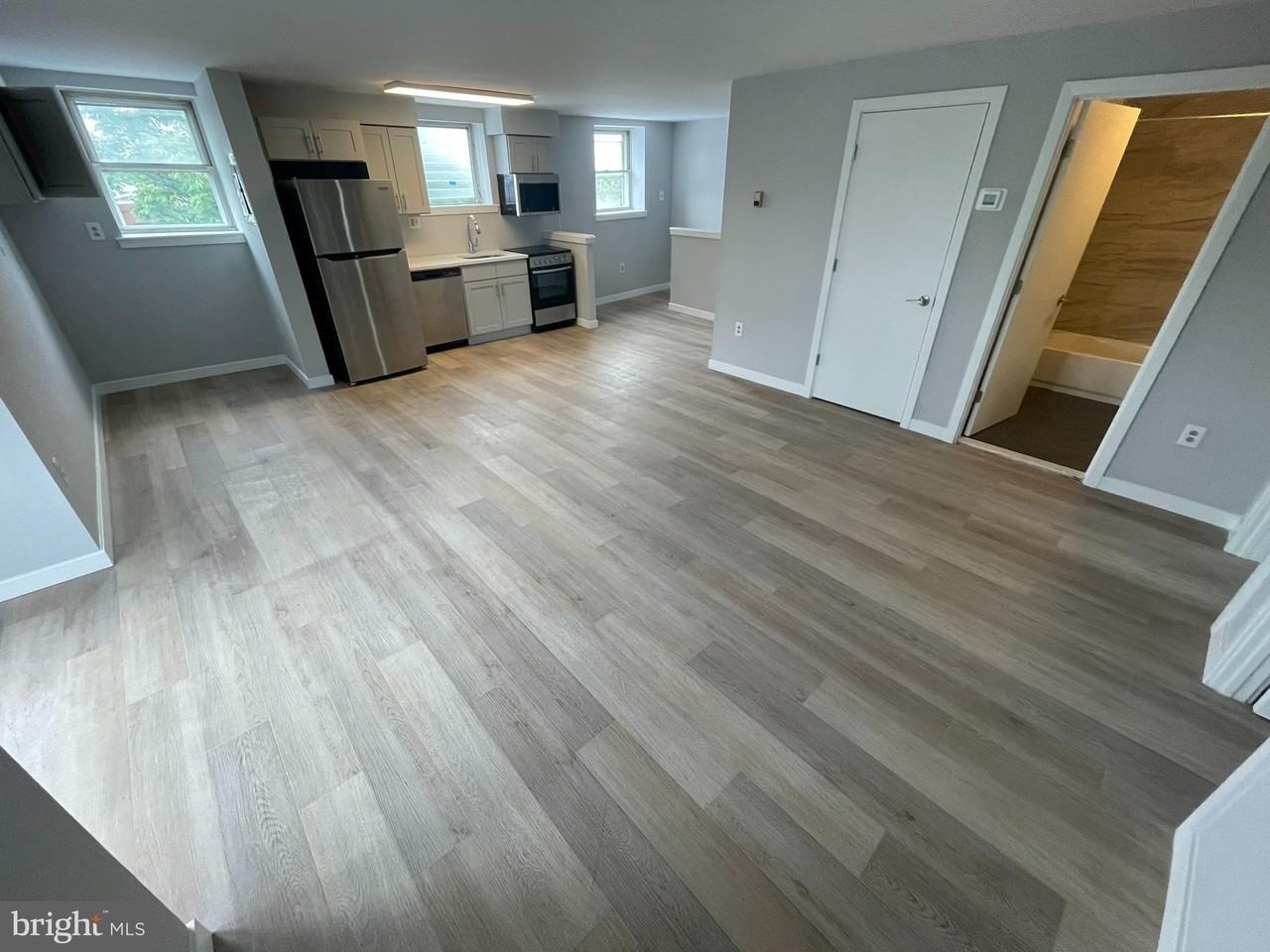 3500 Ainslie St #3F - Photo 3 of 7