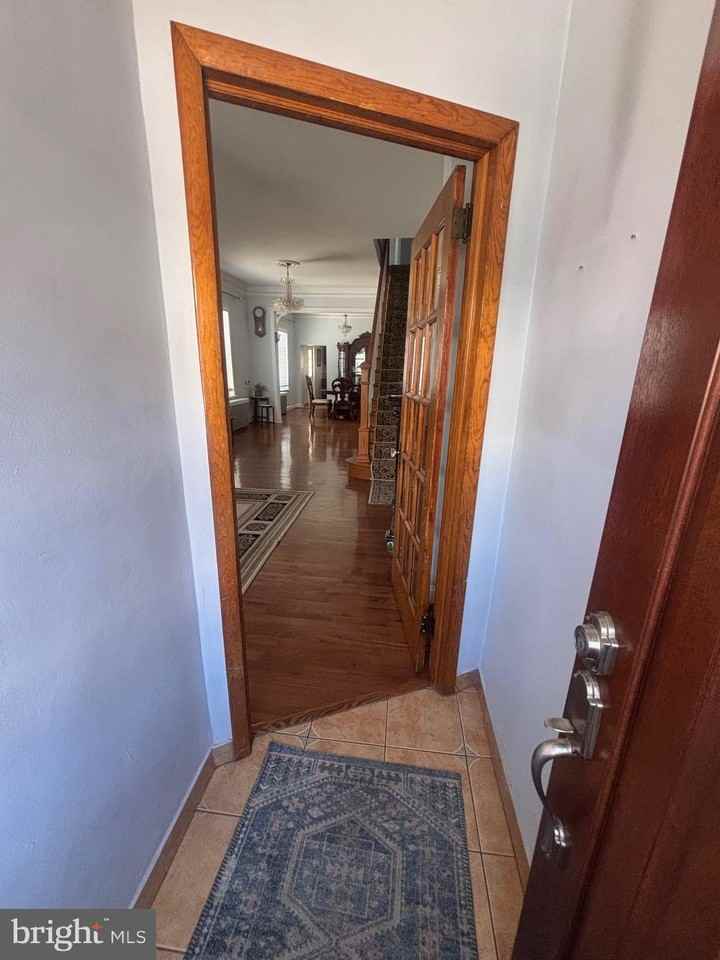 3509 Mercer St - Photo 3 of 19
